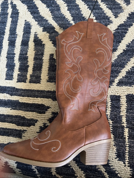 Shoes - Women’s Brown Western Cowboy Boots – Stylish Embroidered Block Heel
